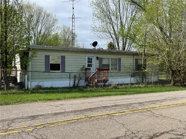 15571 Berlin Station Rd, Berlin Center, OH 44401