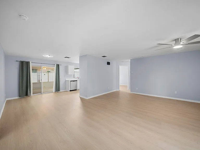 15624 Sunny Crest Ln — Photo 6