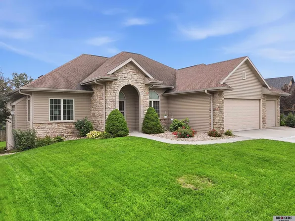 2439 Emily Ln, Lincoln, NE 68512