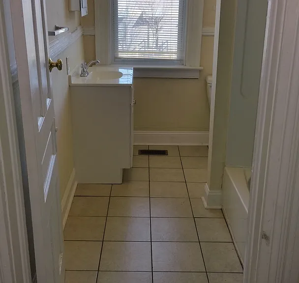 7 S Allen Ave — Photo 2