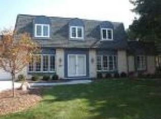 5714 Gladstone Ln, Greendale, WI 53129