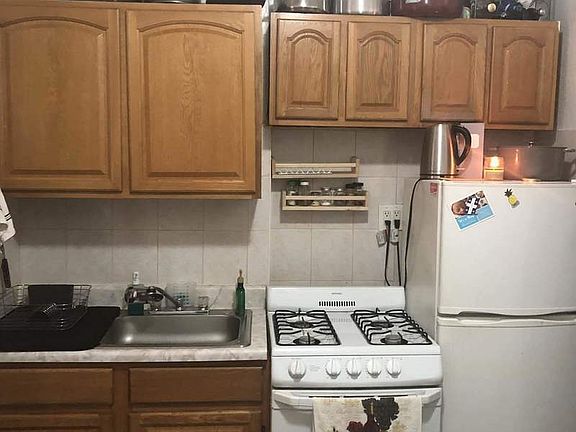 3rd image of 3017 34th St APT 2B