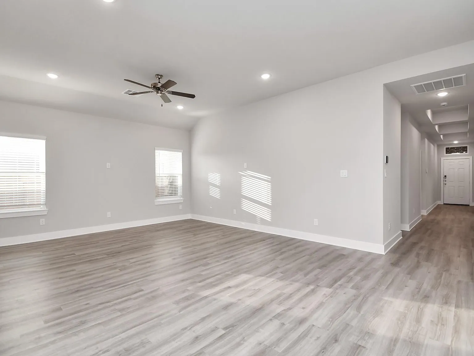 4 bed, 3.0 bath, 2157 sqft, $3,300 — Photo 3