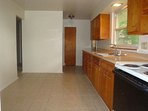 4th image of 108 N Jefferson Blvd