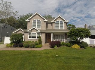 278 Ocean Ave, Massapequa Park, NY 11762
