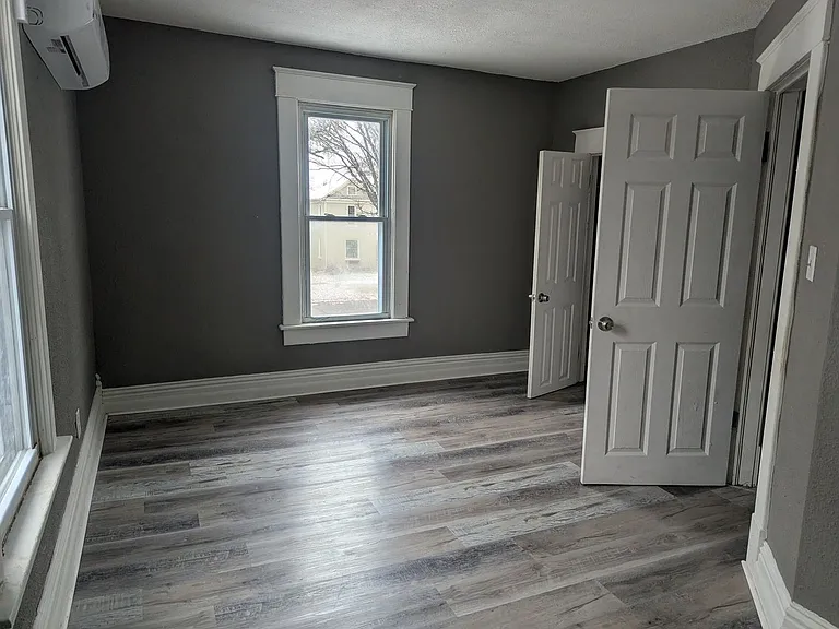 416 W Maple St — Photo 10