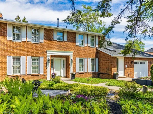 637 Hiawatha Blvd, Hamilton, ON L9G 3A6