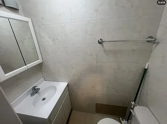 Bathroom, photo 2