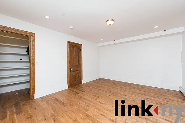 Rented by Link NY Realty | media 16