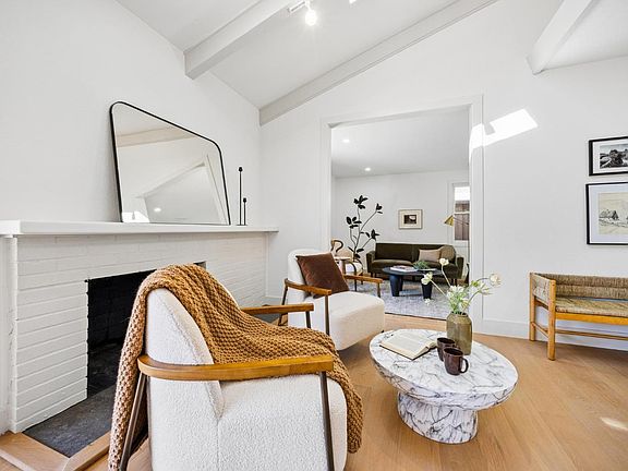5th image of 206 Cardinal Road