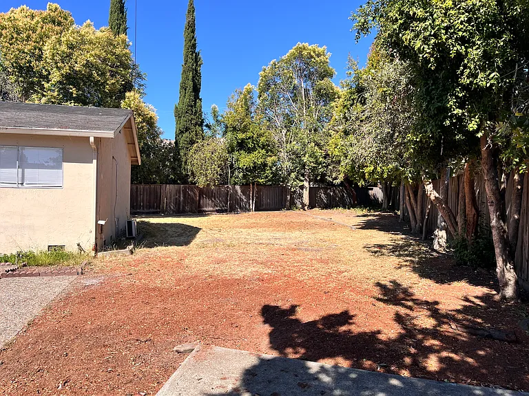 651 Aztec Ct — Photo 10