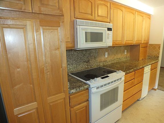 2nd image of 6121 SE Parmenter Ct