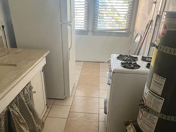 4th image of 846 N Edinburgh Ave APT 204