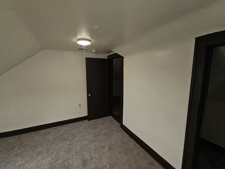 1547 Hillcrest Rd #3 — Photo 4