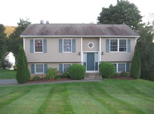 17 Nicole Ln, Wingdale, NY 12594
