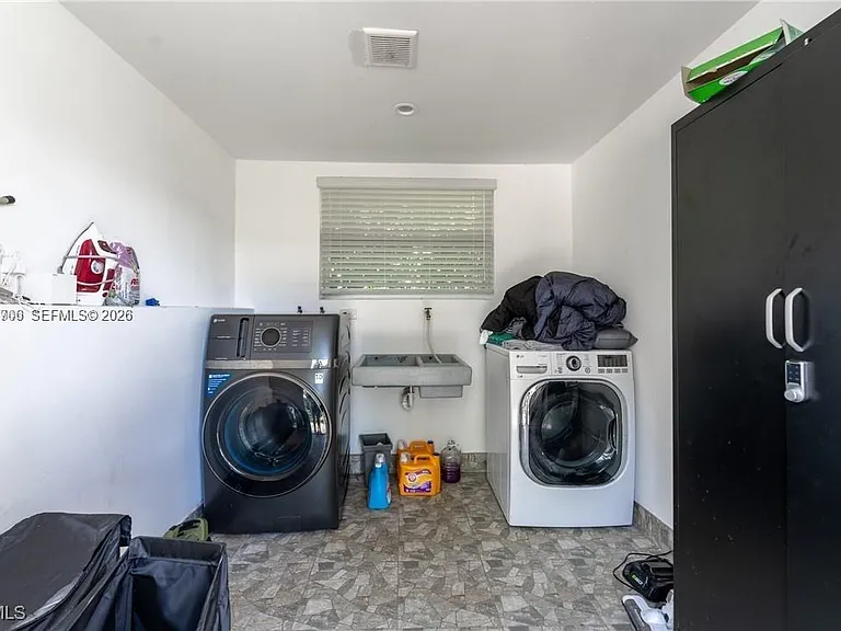 947 NE 149th St #1 — Photo 9