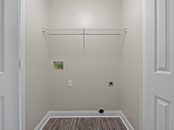 lexington-kentucky-446956486 picture