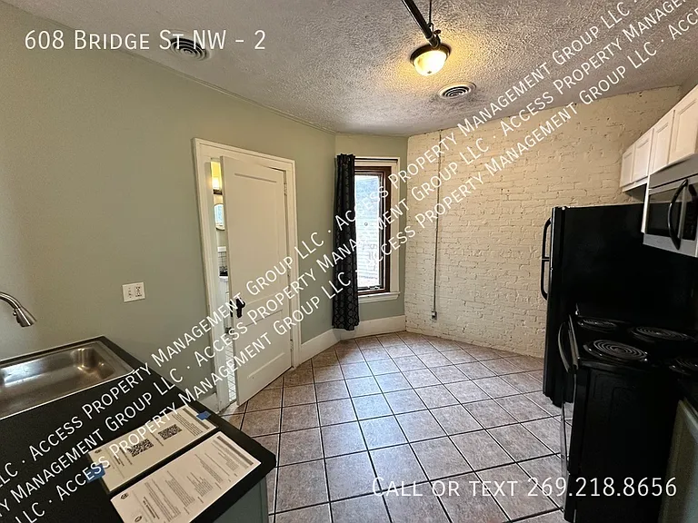 608 Bridge St NW #2 — Photo 8