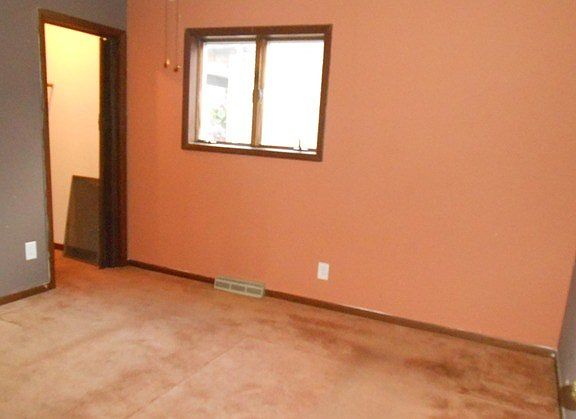 4th image of 13352 S Carondolet Ave