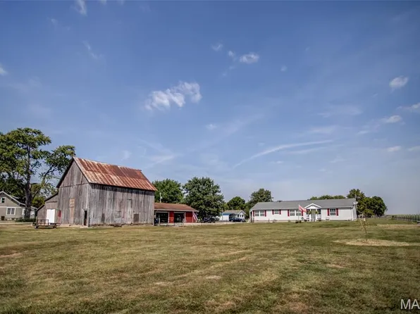 100 Dean St, Wilsonville, IL 62093