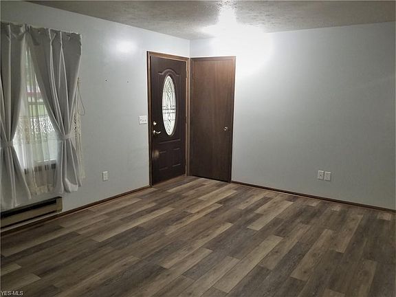 5th image of 621 Cobblestone Dr