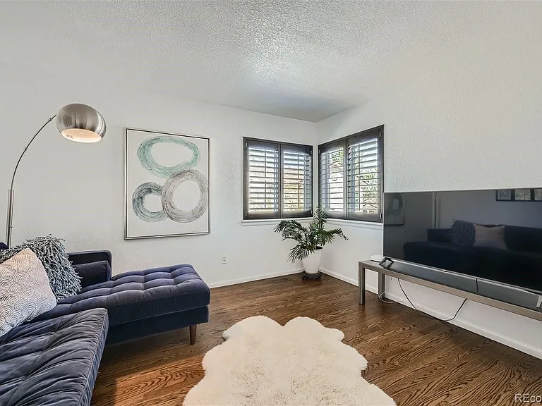 Primary Suite Sitting Area