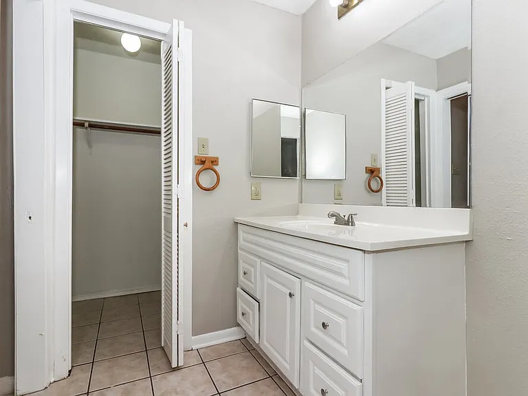 10111 King Ranch Ln — Photo 10
