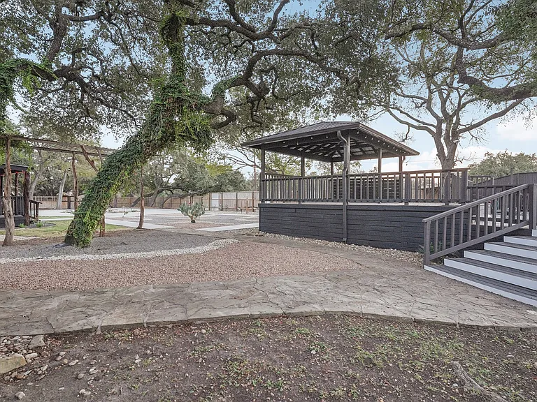 1739 Starwood Dr — Photo 12