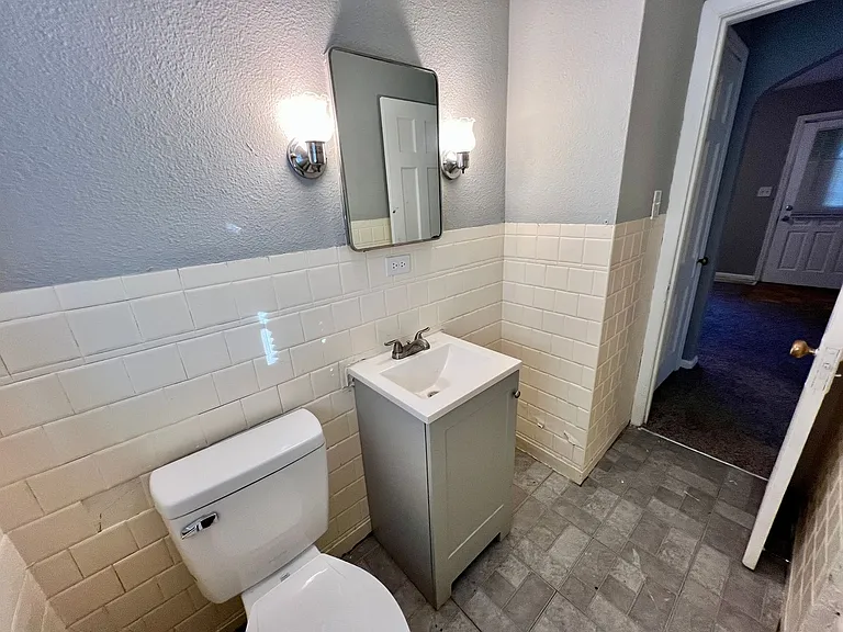 2304 S Hall Rd — Photo 5
