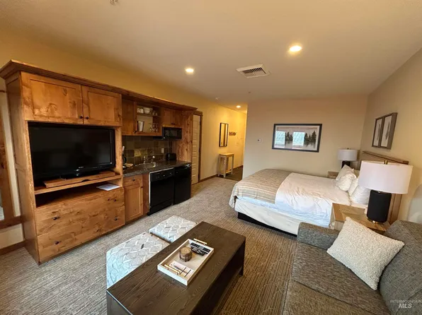 150 Morning Star Dr, Kellogg, ID 83837