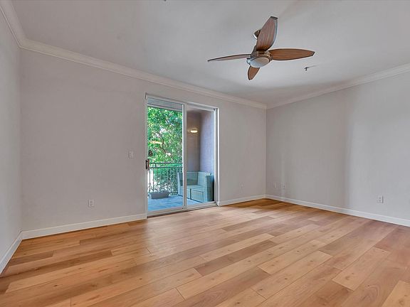 3rd image of 2330 University Ave Unit 190