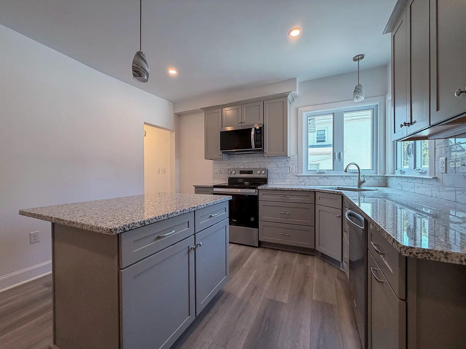 2 bed, 1200 sqft, $2,950 — Photo 4