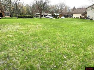 515 Drew Ave SE, Madelia, MN 56062