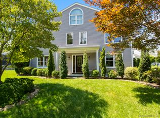 1014 Cove Rd, Stamford, CT 06902