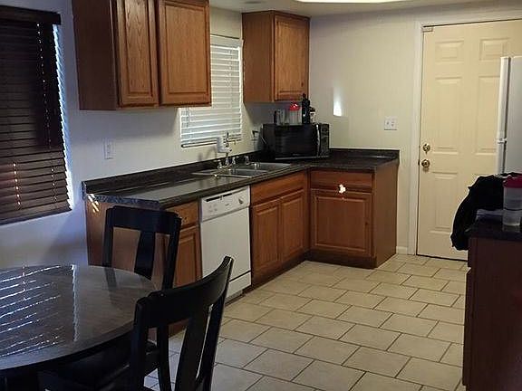 4th image of 73204 Sun Valley Dr