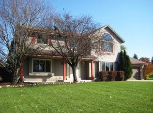 W148S6792 Golden Country Dr, Muskego, WI 53150