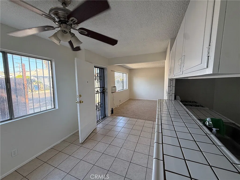 2 bed, 973 sqft, $2,390 — Photo 3