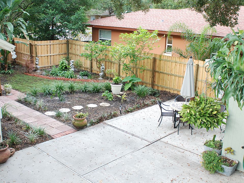 Courtyard Grounds 