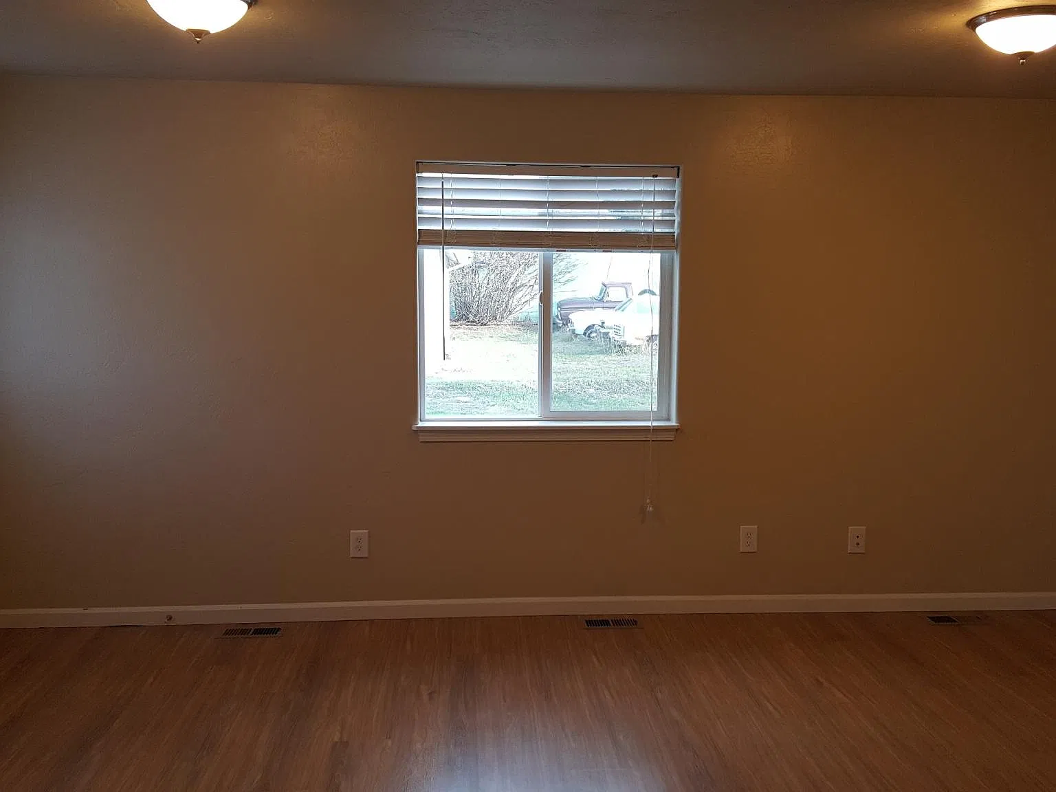 Willow Ave, Helena — Photo 2
