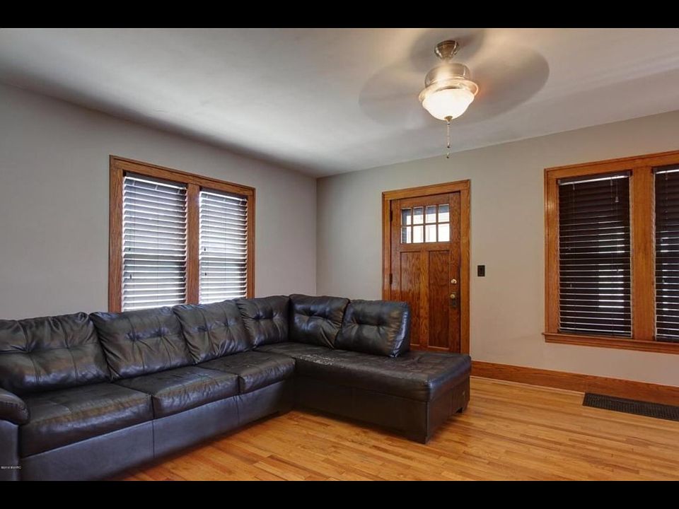 1st image of 444 Leonard St NE
