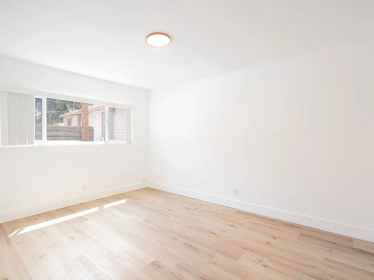904 N Sierra Bonita Ave — Photo 22