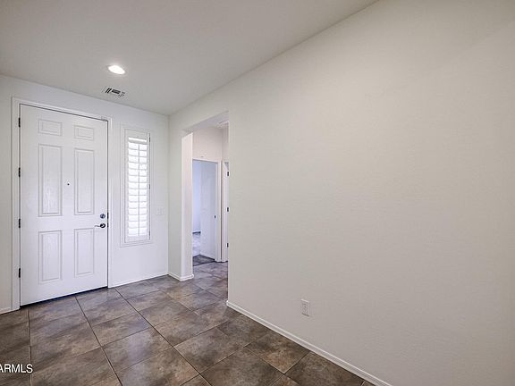 4th image of 2027 E HAZELTINE Way
