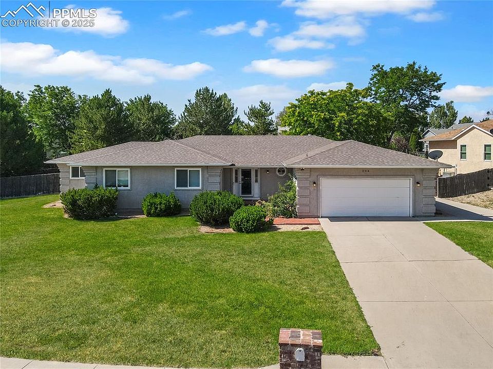 1st image of 204 Bridle Trl