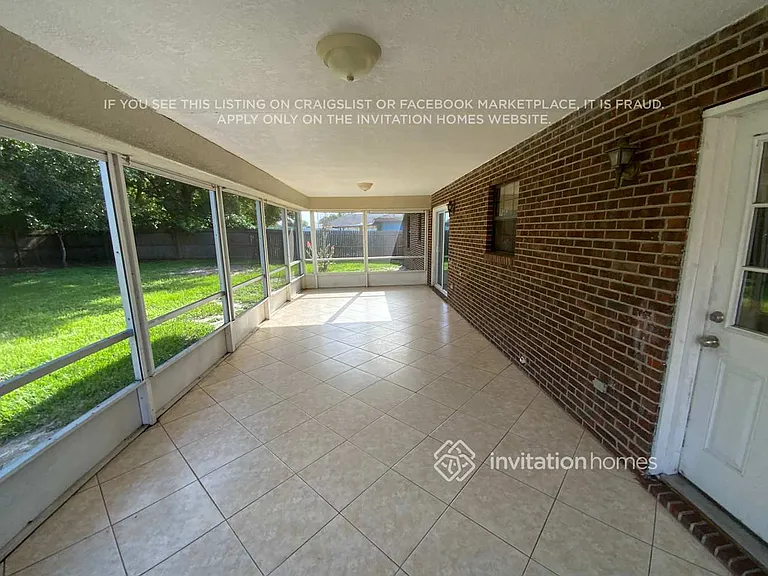 885 Rayston St — Photo 13
