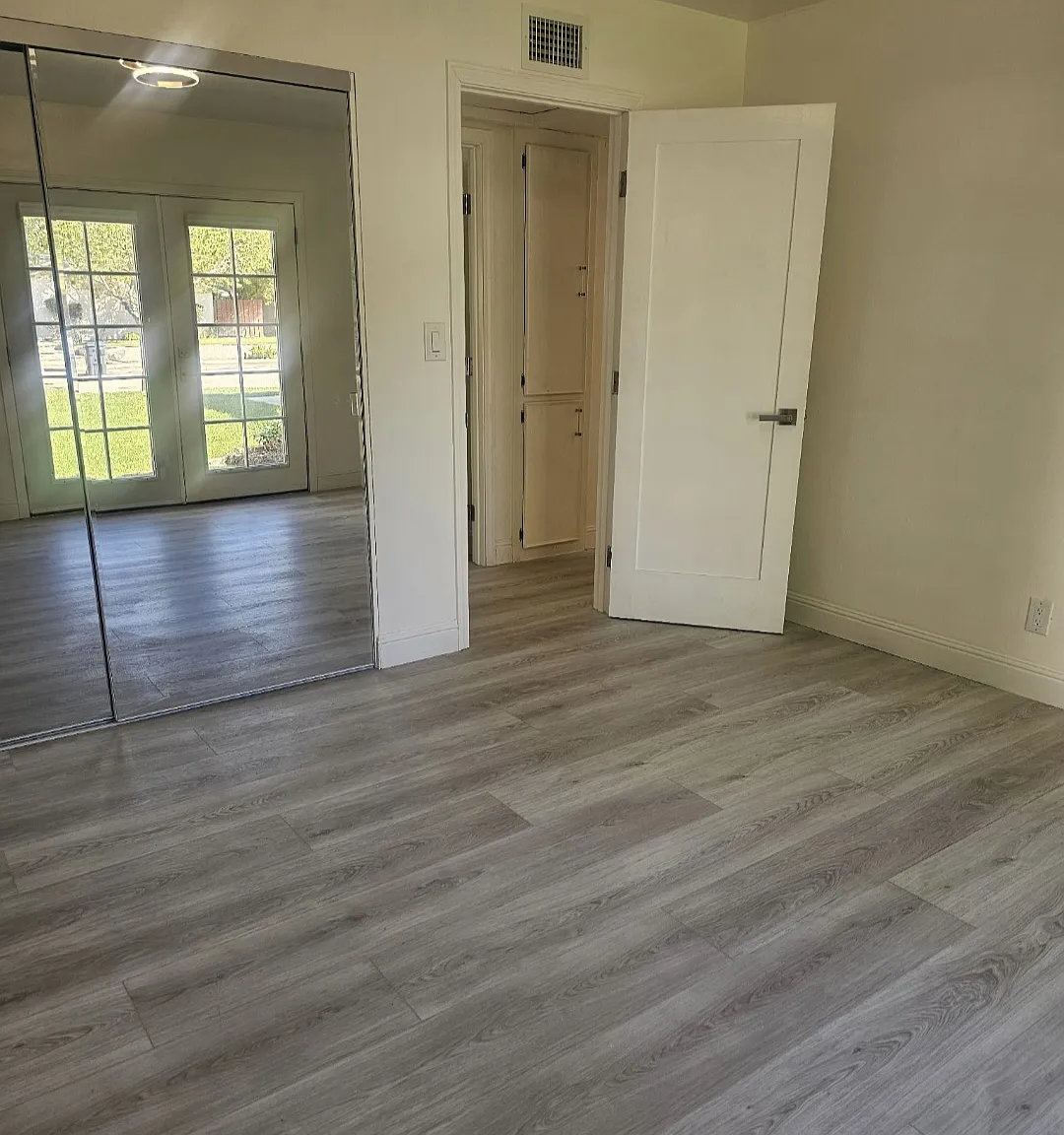 3 bed, 1205 sqft, $3,800 — Photo 3