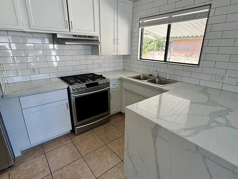 647 W Avenue J8 — Photo 9