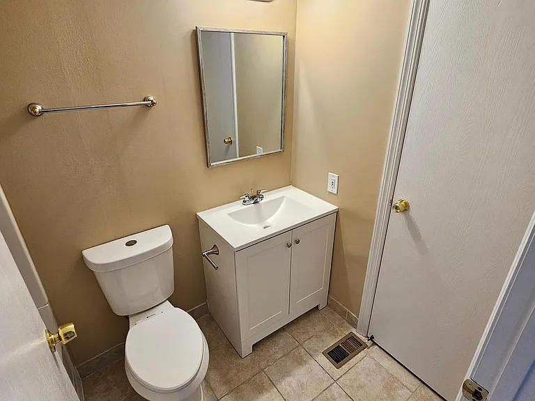 509 Beebe Ct — Photo 18