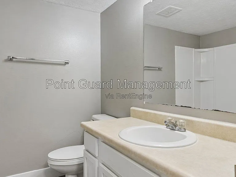 Brent Village — Photo 96