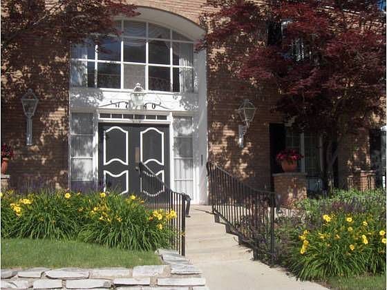 1st image of 1740 Wellington Rd APT 212