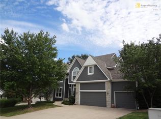 709 NE Silverleaf Pl, Lees Summit, MO 64064